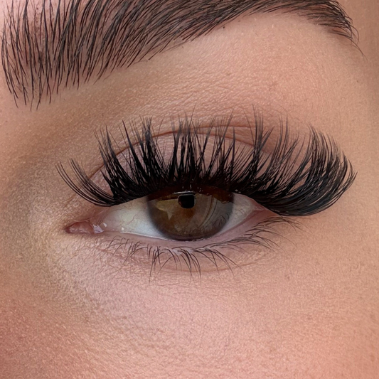 Lash Glow DIY lashes extensions clusters